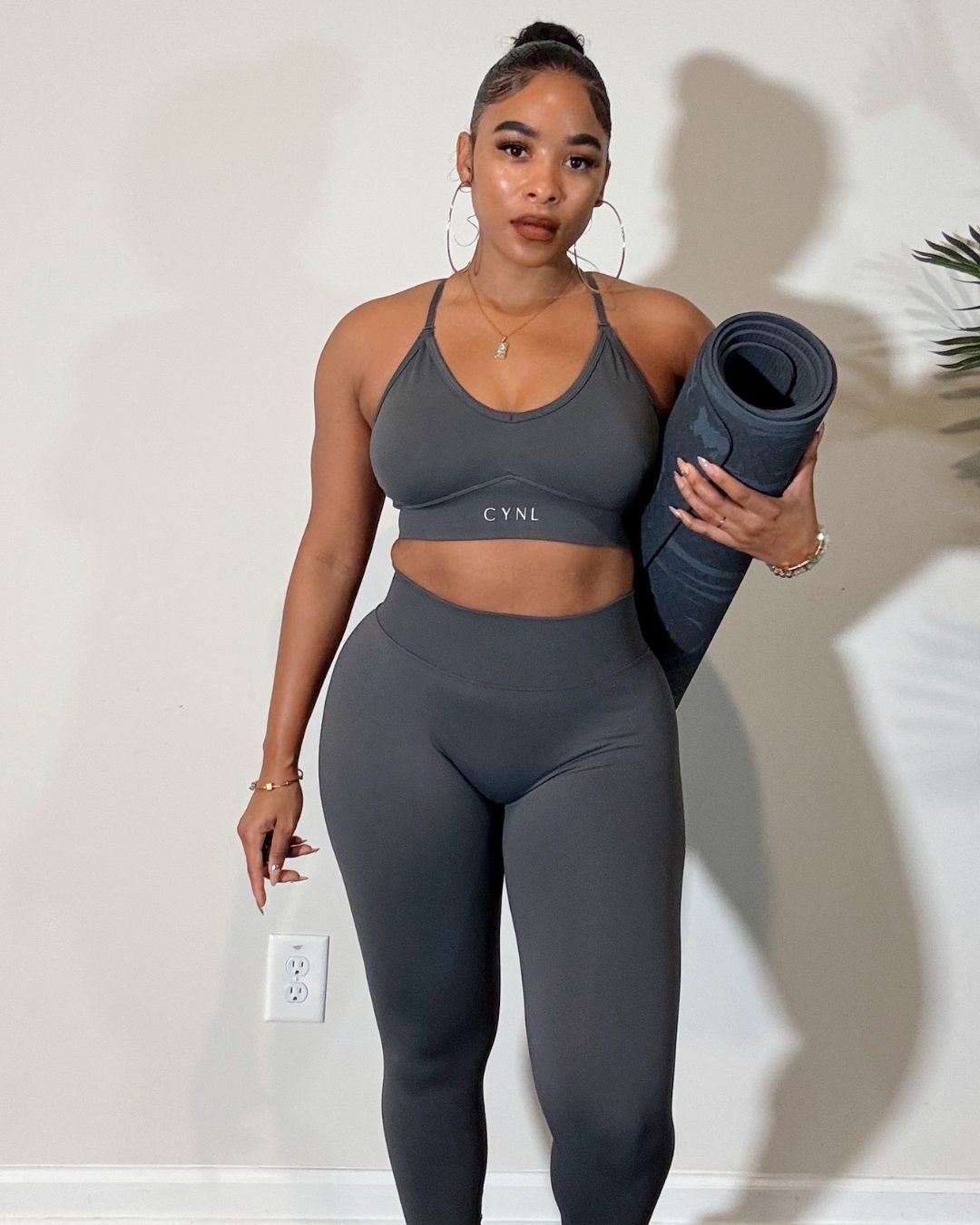 CYNL SCULPTED SHAPE WEAR SET (TOP WITH LEGGINGS)